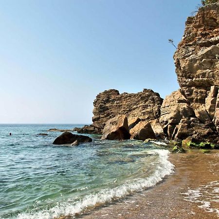 T2 Calme Proche Plage Bonporteau Avec Clim Et Parking Cavalaire-sur-Mer Buitenkant foto