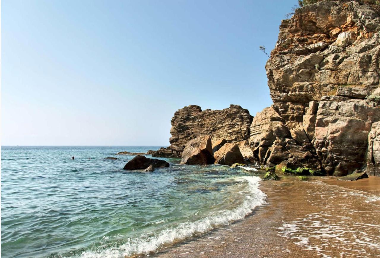 T2 Calme Proche Plage Bonporteau Avec Clim Et Parking Cavalaire-sur-Mer Buitenkant foto